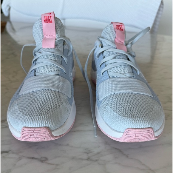 🎈Nike sneakers - Picture 2 of 5